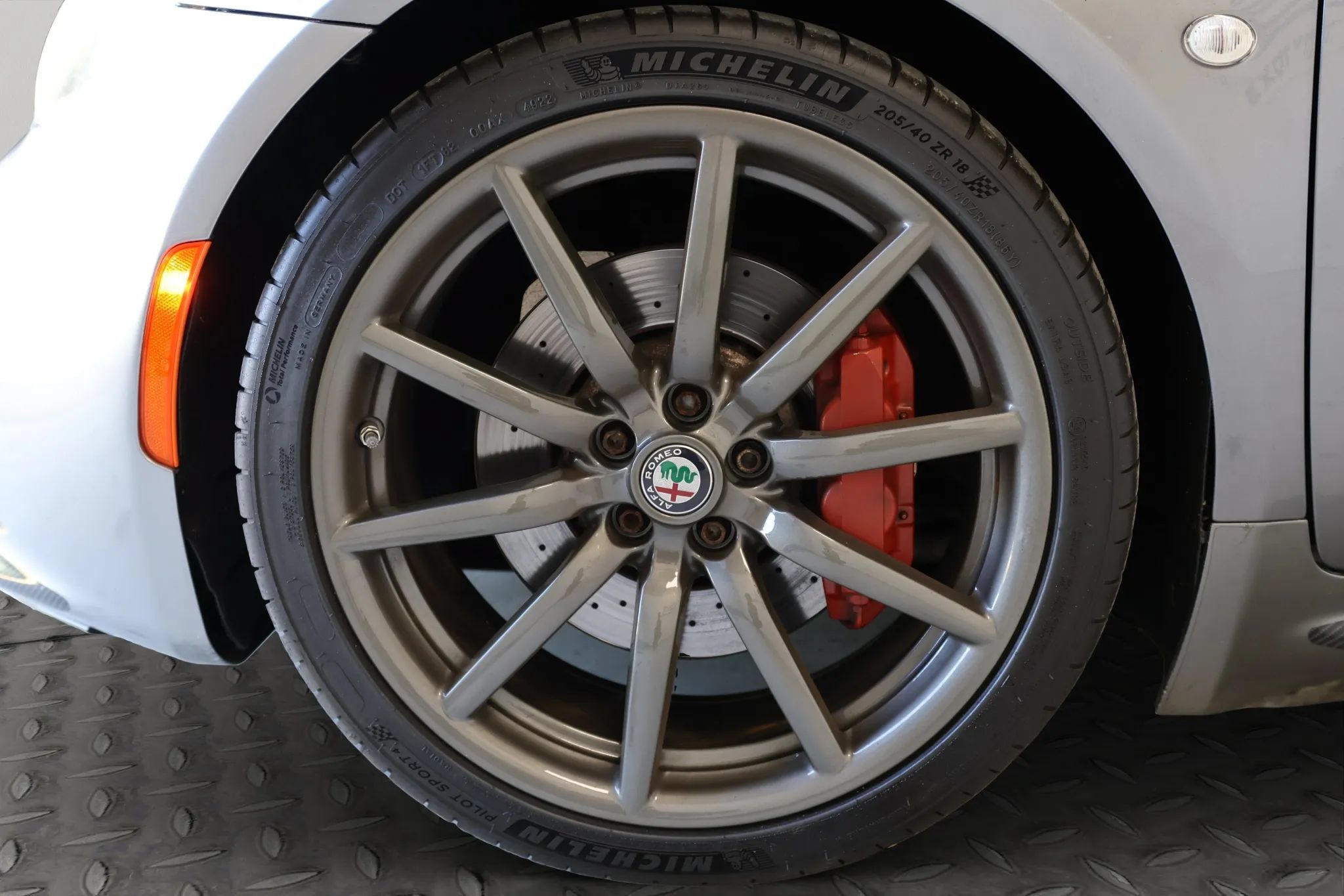 Used 2017 Alfa Romeo 4C Coupe RWD image 34