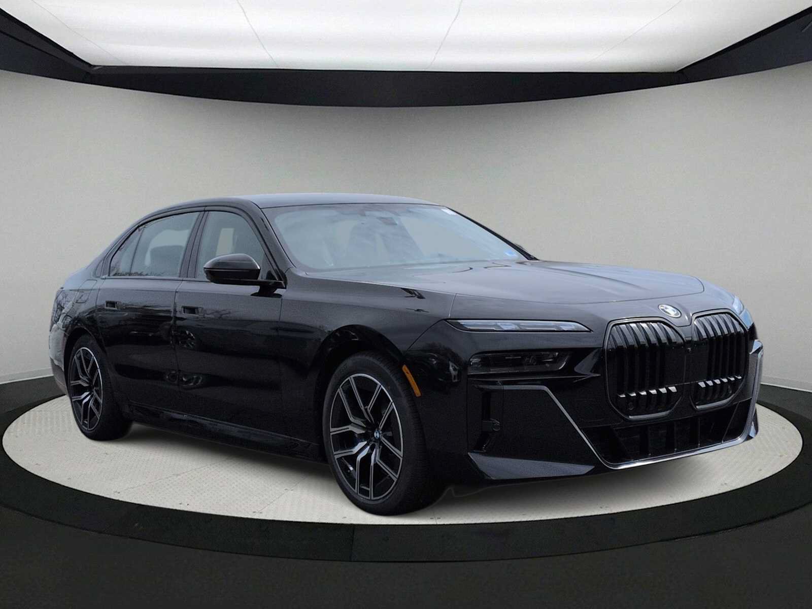 Used 2026 BMW i7 xDrive60 w/ Executive Package AWD/4WD image 2