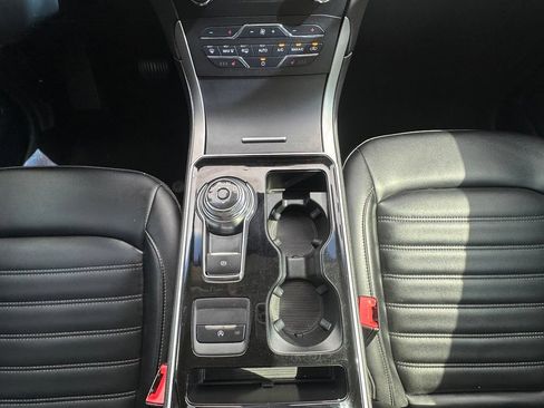Used 2020 Ford Edge SEL FWD image 21