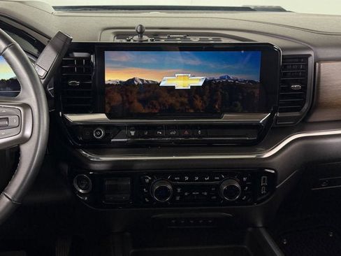 Used 2024 Chevrolet Silverado 3500 High Country w/ Technology Package image 11