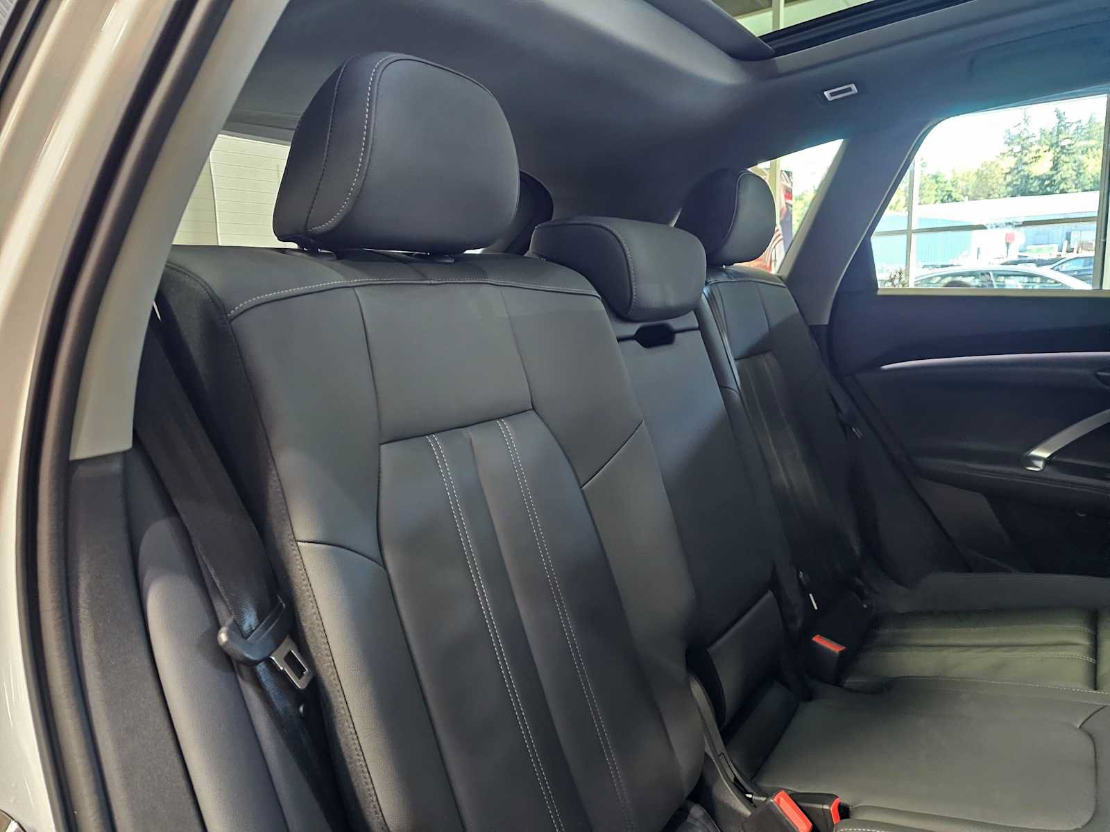 Used 2025 Audi Q5 Premium w/ Convenience Package AWD/4WD image 13