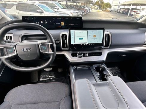 Used 2025 Ford Expedition Max Active image 18