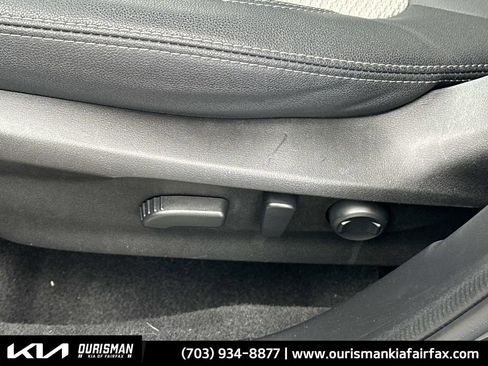 Used 2023 Subaru Forester Premium image 18