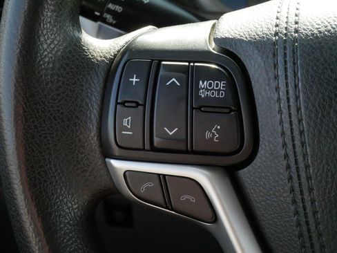 Certified 2018 Toyota Sienna LE FWD image 26