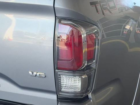 Used 2020 Toyota Tacoma TRD Sport AWD/4WD image 29