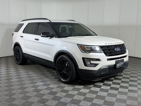 Used 2016 Ford Explorer Sport w/ Equipment Group 401A AWD/4WD image 7