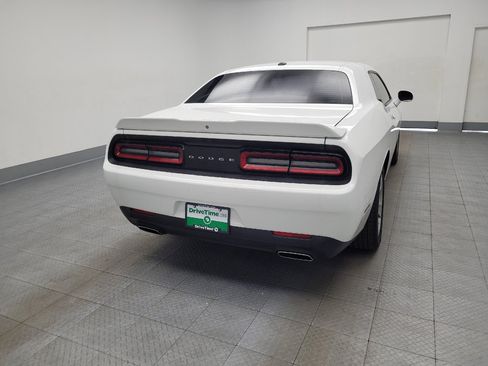 Used 2020 Dodge Challenger SXT RWD image 7