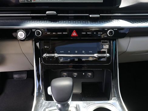 Certified 2024 Kia Carnival SX Prestige FWD image 20