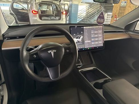 Used 2023 Tesla Model Y Long Range image 6
