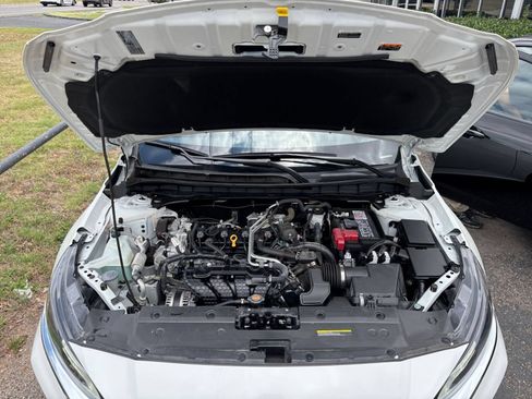 Used 2025 Nissan Altima 2.5 SV FWD image 27