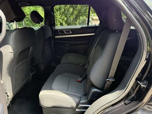Used 2017 Ford Explorer XLT AWD/4WD image 12