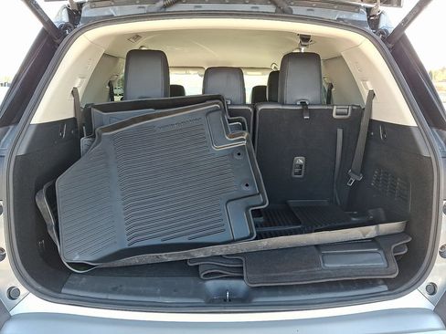 Used 2022 Nissan Pathfinder SL w/ SL Black Package image 28