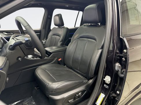 Used 2023 Jeep Grand Cherokee L Overland AWD/4WD image 11