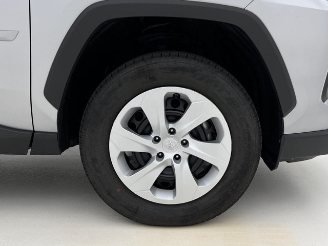Used 2025 Toyota RAV4 LE AWD/4WD image 29