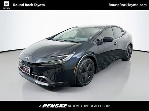Used 2023 Toyota Prius LE image 1
