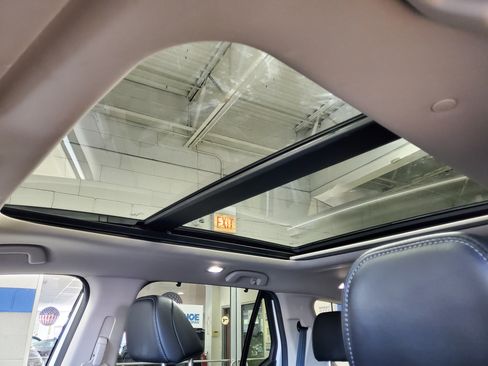 Certified 2024 Honda Pilot Touring image 20