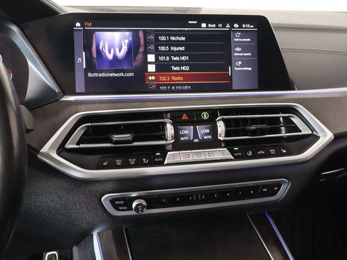 Used 2020 BMW X5 xDrive40i w/ M Sport Package AWD/4WD image 5