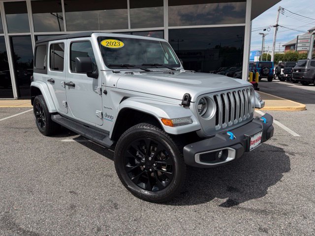 Used 2023 Jeep Wrangler Unlimited Sahara w/ Cold Weather Group AWD/4WD image 2