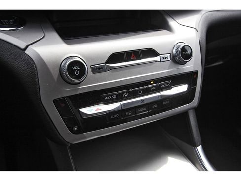 Certified 2022 Ford Explorer XLT w/ Equipment Group 202A image 25