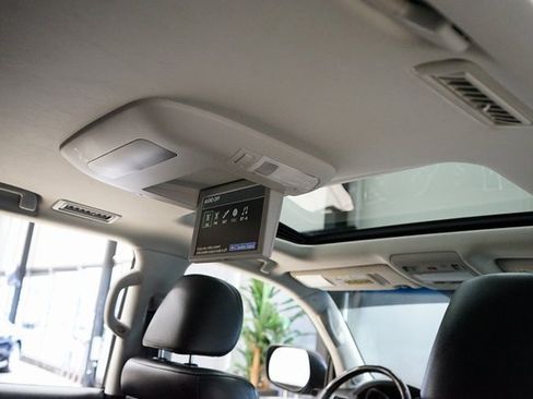 Used 2013 Toyota Land Cruiser image 2