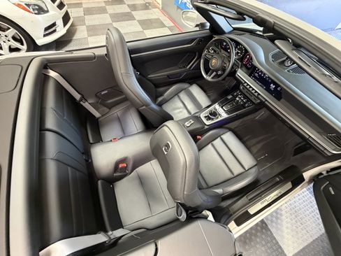 Used 2022 Porsche 911 Carrera image 21
