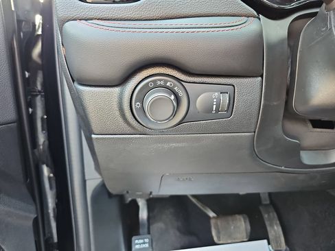 Used 2024 Dodge Durango GT AWD/4WD image 36