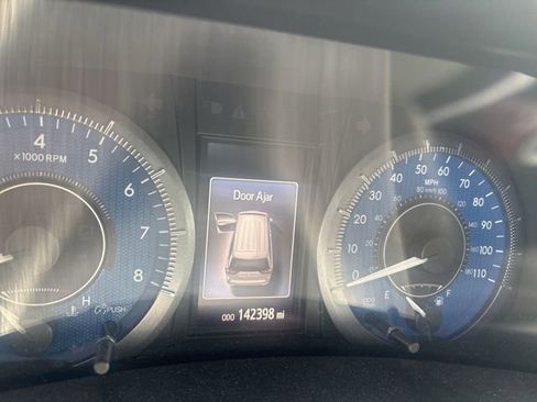 Used 2015 Toyota Sienna XLE Premium FWD image 1
