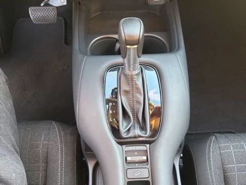 Used 2023 Honda HR-V LX image 6
