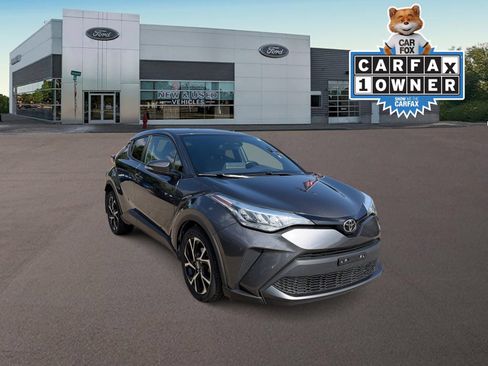 Used 2022 Toyota C-HR XLE FWD image 2