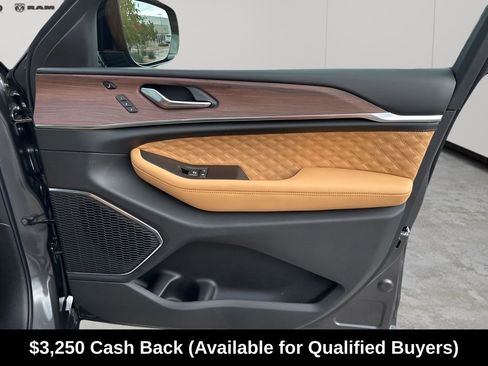 New 2025 Jeep Grand Cherokee Summit w/ Obsidian Package AWD/4WD image 14