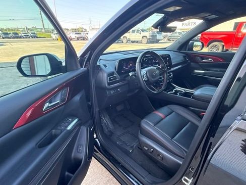 Used 2024 Chevrolet Traverse RS w/ LPO, Floor Liner Package FWD image 23
