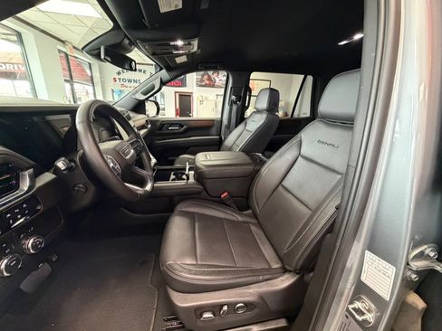 Used 2025 GMC Yukon Denali AWD/4WD image 26