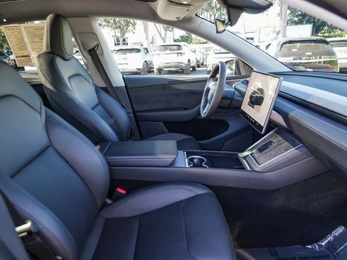 Used 2026 Tesla Model Y 2WD image 15