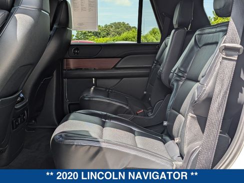 Used 2020 Lincoln Navigator Reserve RWD image 16