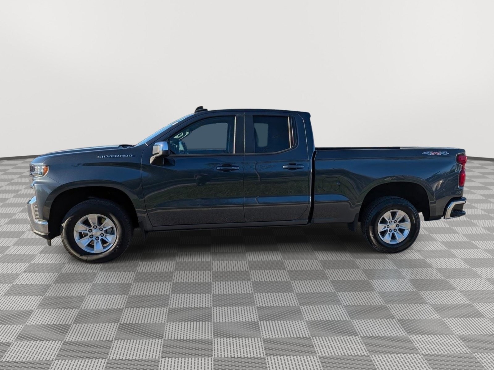 Used 2022 Chevrolet Silverado 1500 LT w/ Bed Protection Package AWD/4WD image 2