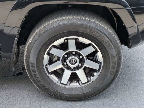 Used 2023 Toyota 4Runner TRD Off-Road Premium w/ Moonroof Package AWD/4WD image 10