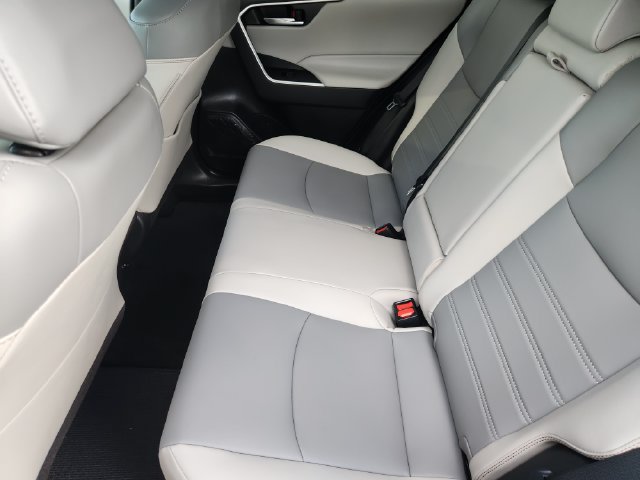 Used 2023 Toyota RAV4 XLE Premium FWD image 30