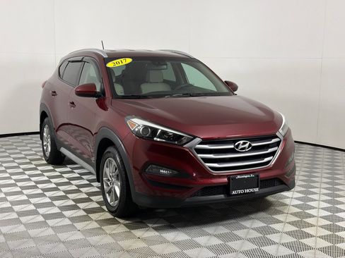 Used 2017 Hyundai Tucson SE AWD/4WD image 3