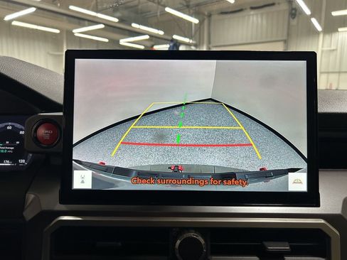 Used 2025 Toyota Tacoma TRD Off-Road image 17