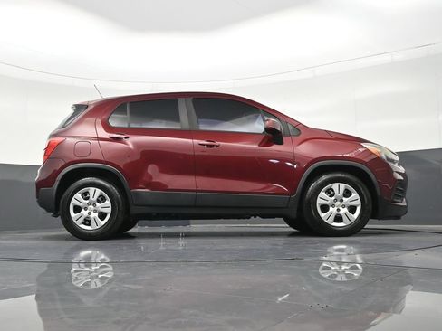 Used 2017 Chevrolet Trax LS FWD image 29