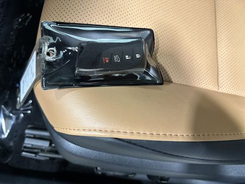 Used 2025 Lexus ES 350 w/ Premium Package FWD image 36