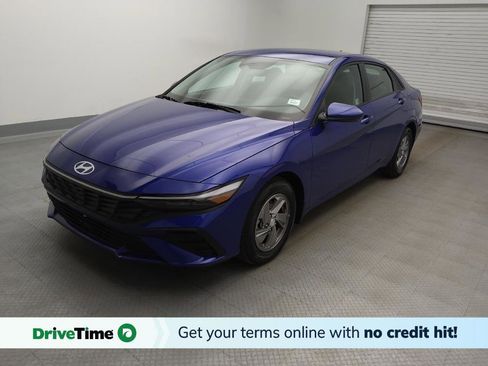 Used 2025 Hyundai Elantra SE image 1