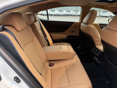 Used 2025 Lexus ES 350 w/ Premium Package FWD image 17