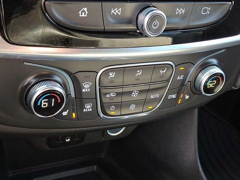 Used 2023 Chevrolet Traverse LT w/ Midnight/Sport Edition AWD/4WD image 16