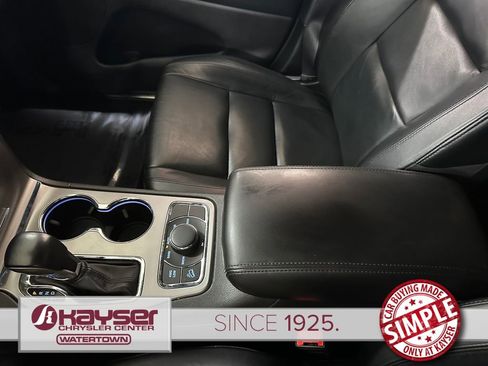 Certified 2022 Jeep Grand Cherokee Limited AWD/4WD image 29