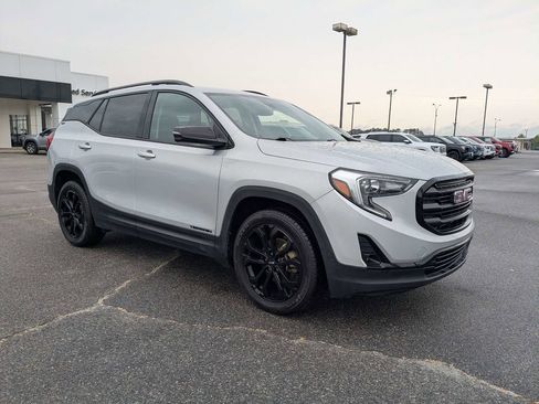 Used 2021 GMC Terrain SLT w/ Elevation Edition FWD image 2