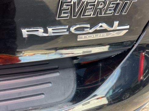 Used 2018 Buick Regal Essence w/ Sights and Sounds Package image 33