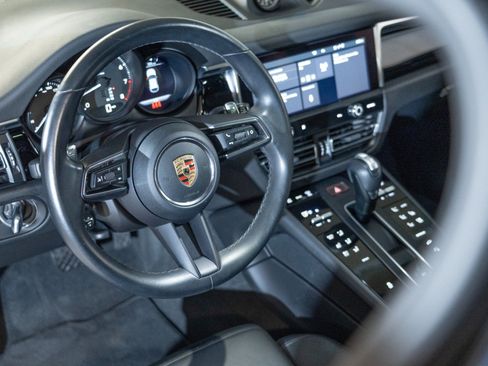Certified 2023 Porsche Macan AWD/4WD image 15