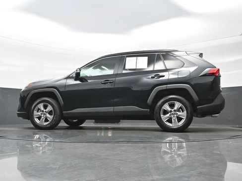 Used 2025 Toyota RAV4 XLE AWD/4WD image 29