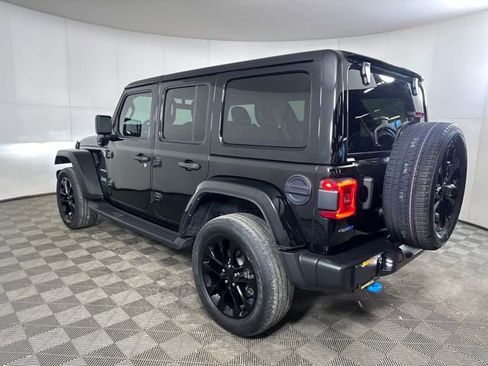 Used 2023 Jeep Wrangler Unlimited Sahara w/ Cold Weather Group image 5